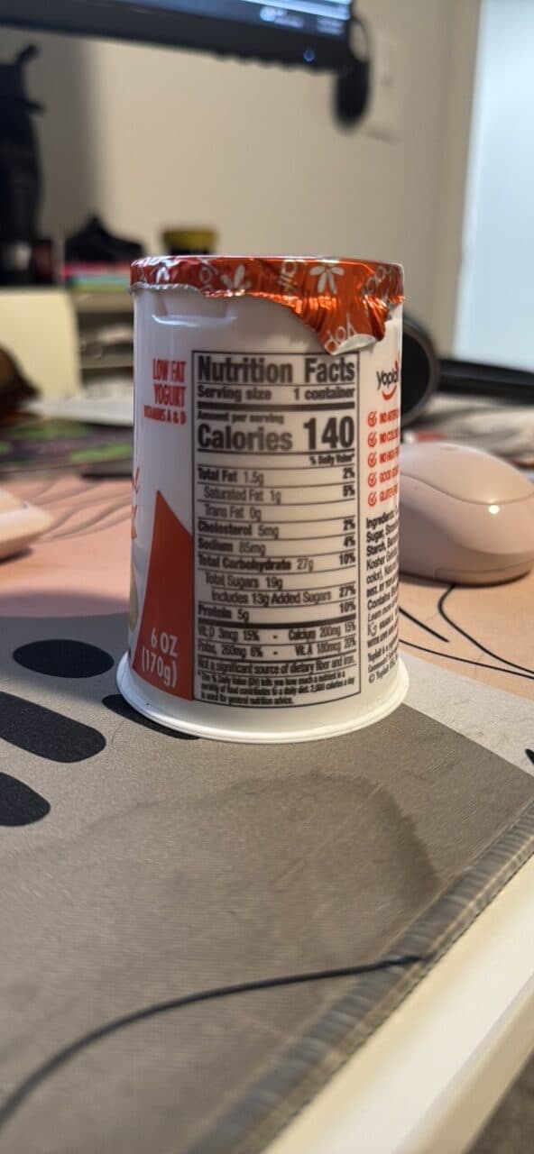 Yoplait strawberry banana packshot