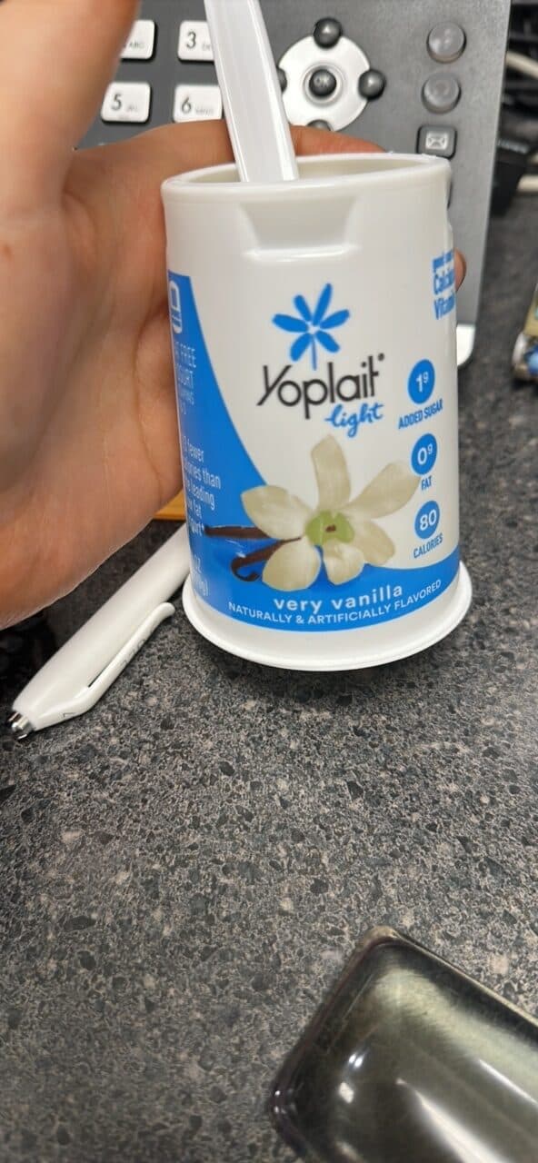 Yoplait light Fat free yogurt packshot