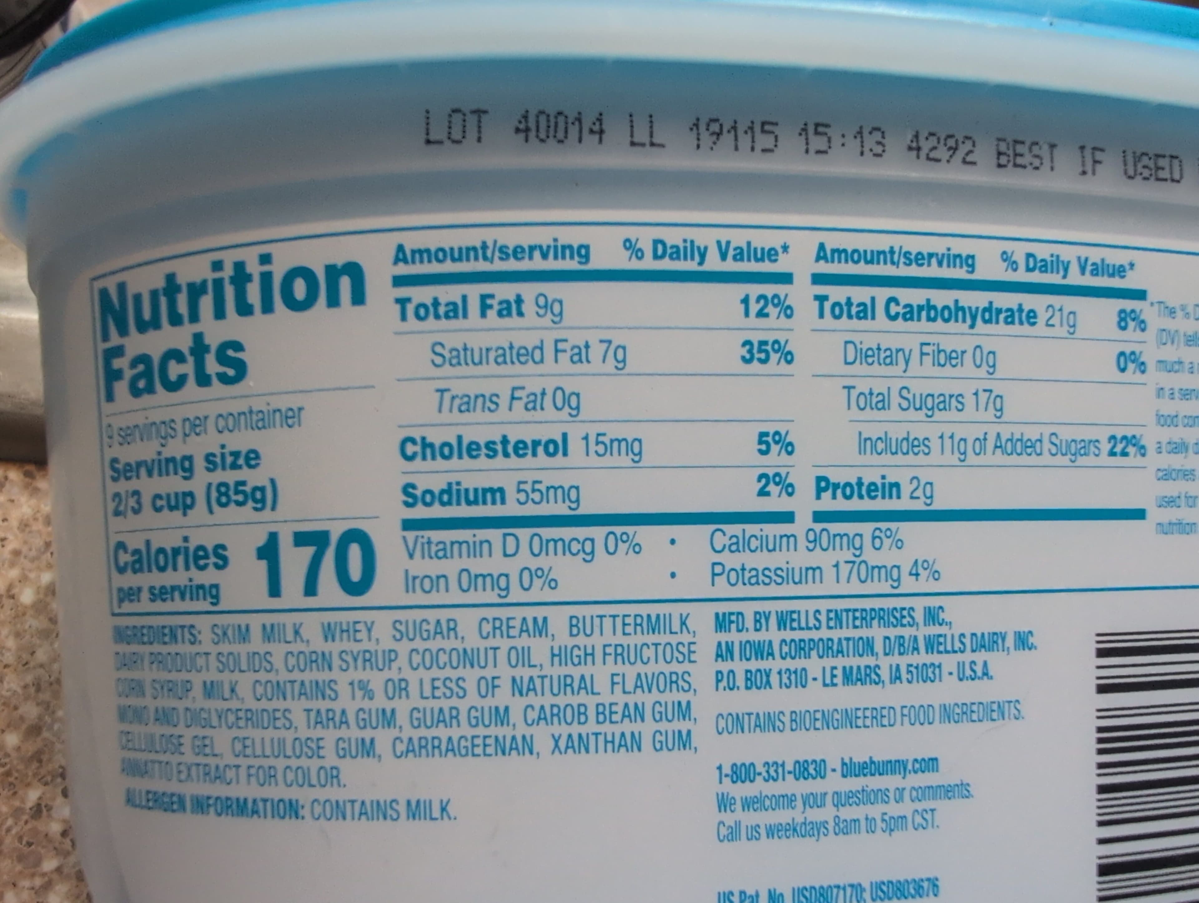 Blue Bunny Premium ice cream, vanilla packshot
