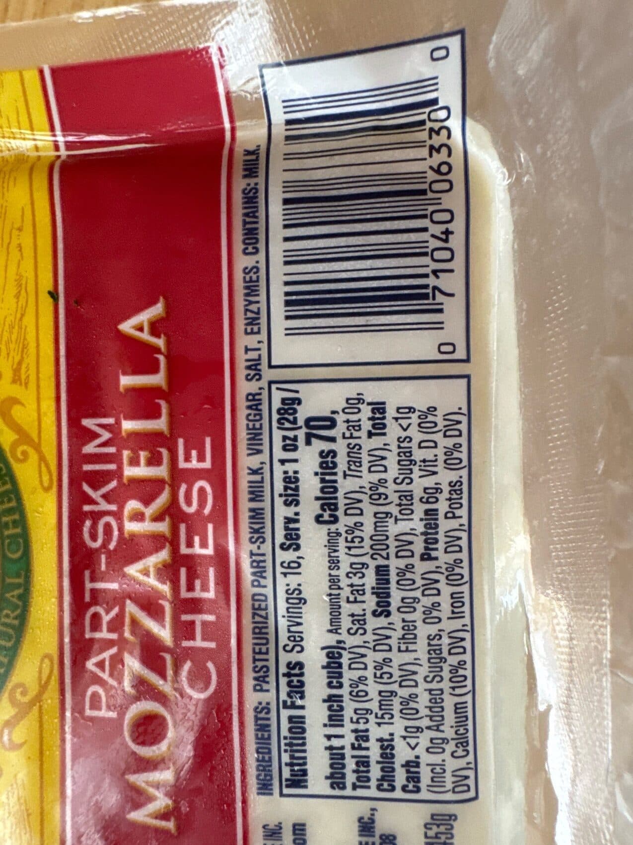Polly-O Polly o part skim mozzarella cheese packshot