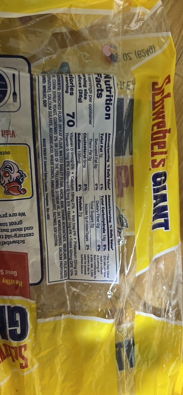 Schwebel's GIANT ENRICHED BREAD packshot