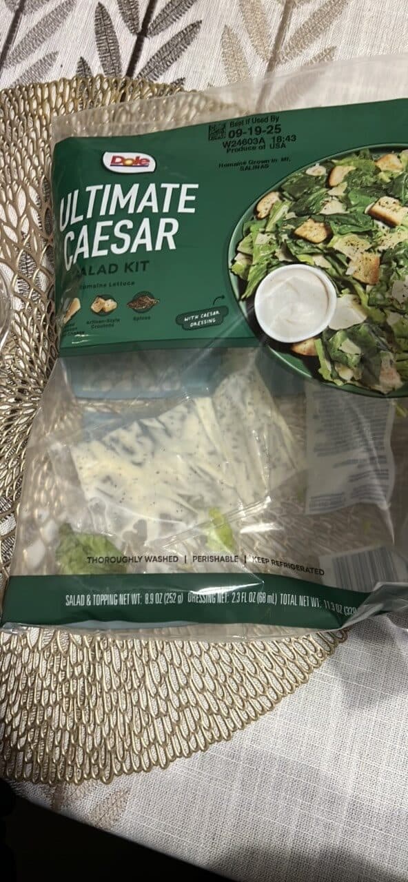 Dole ULTIMATE CAESAR SALAD KIT packshot