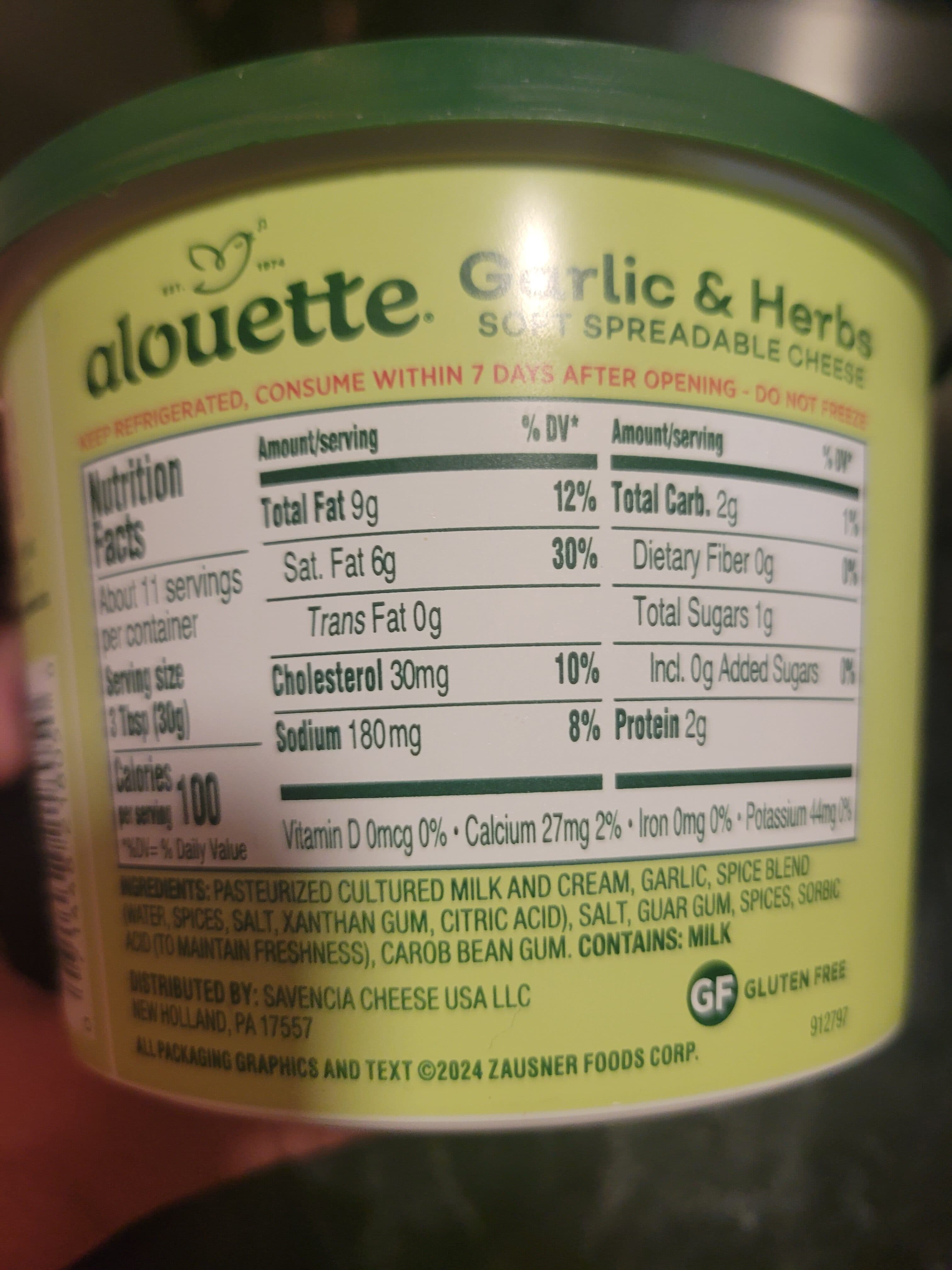 Alouette Garlic & herbs soft spreadable cheese packshot
