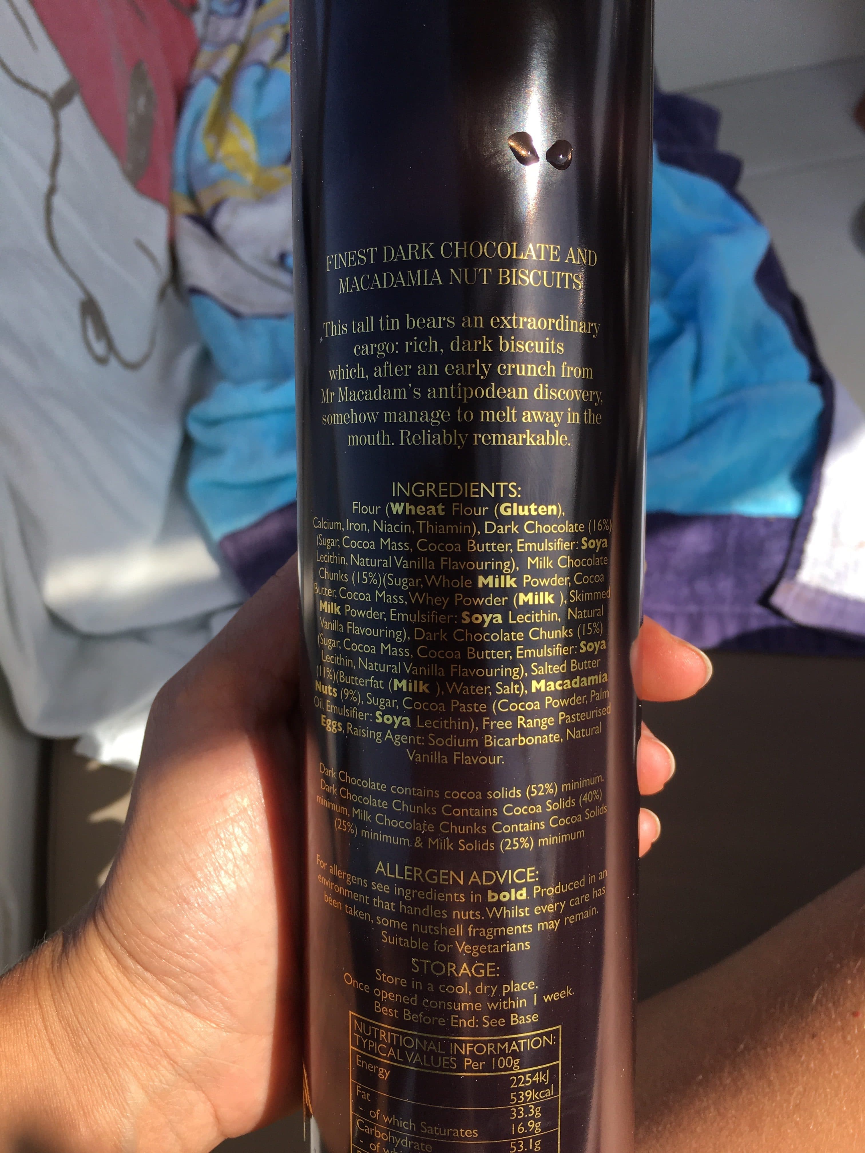 Fortnum And Mason Macadamia nut biscuits packshot
