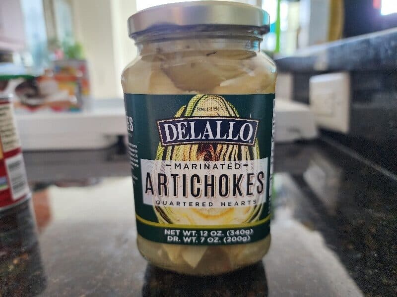 Delallo Delallo, quartered & marinated artichoke hearts packshot