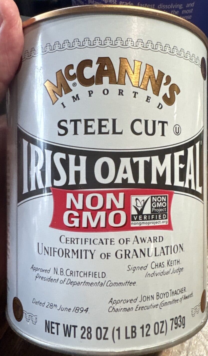 JOHN McCANN Steel Cut OAT MEAL packshot