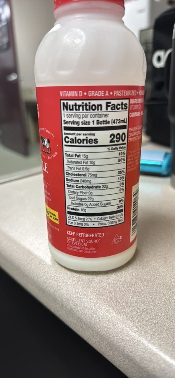 Prairie Farms WHOLE MILK packshot