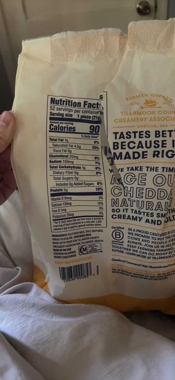 Tillamook Medium Cheddar packshot