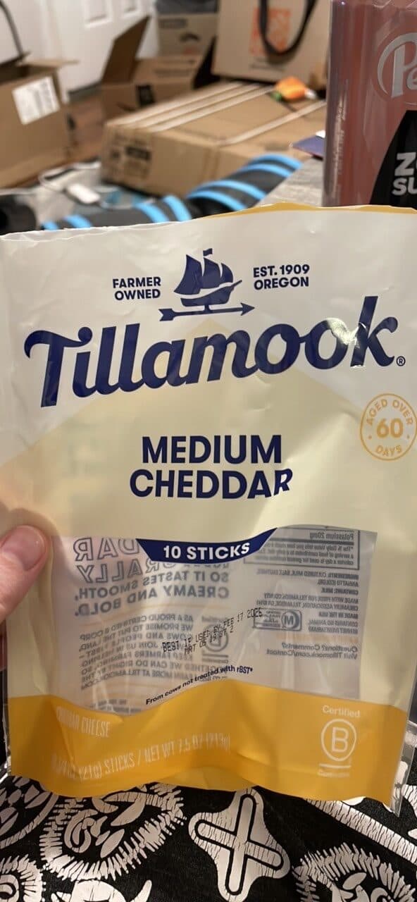 Tillamook MEDIUM CHEDDAR packshot