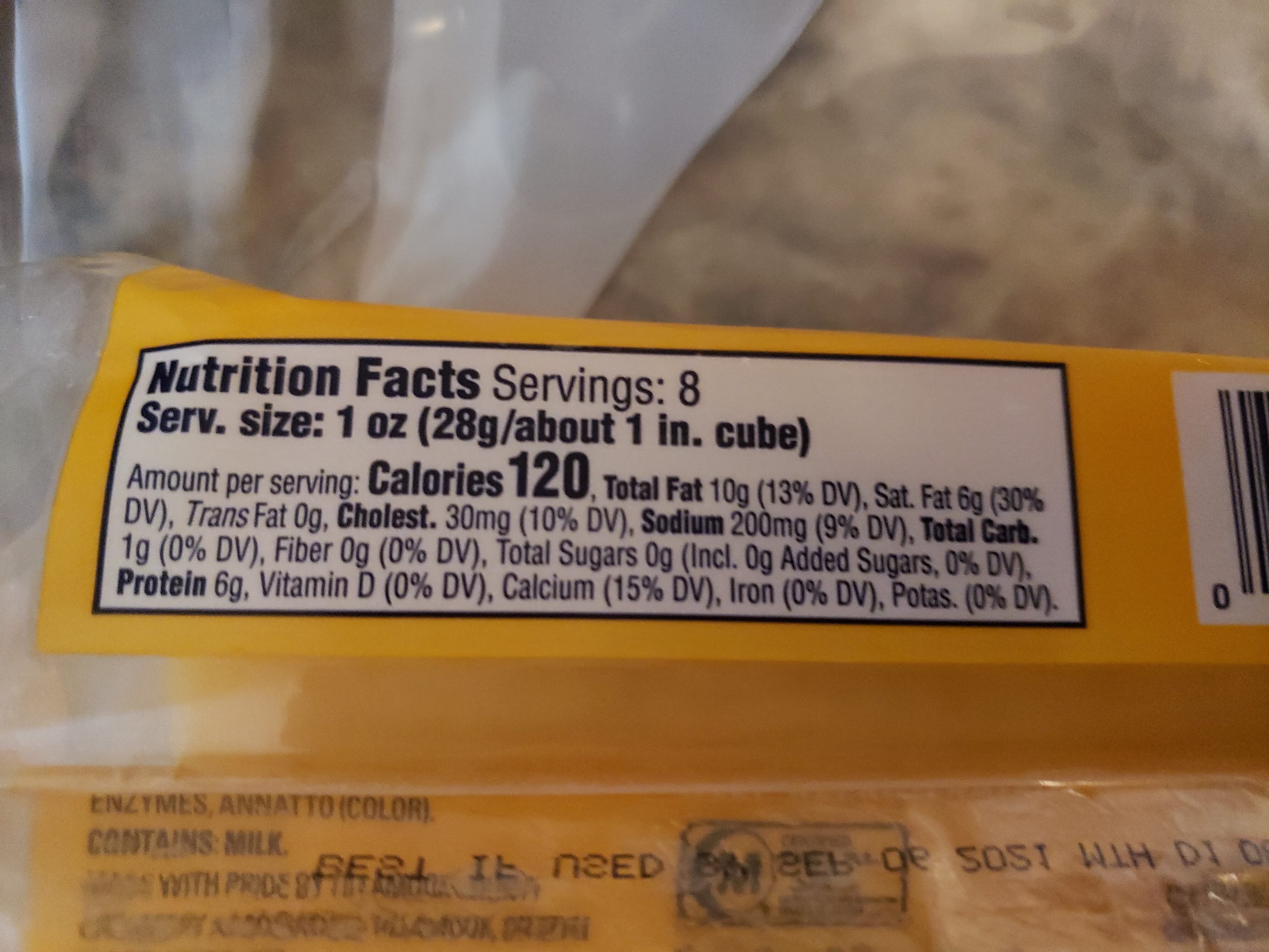 Tillamook Medium cheddar cheese loaf packshot