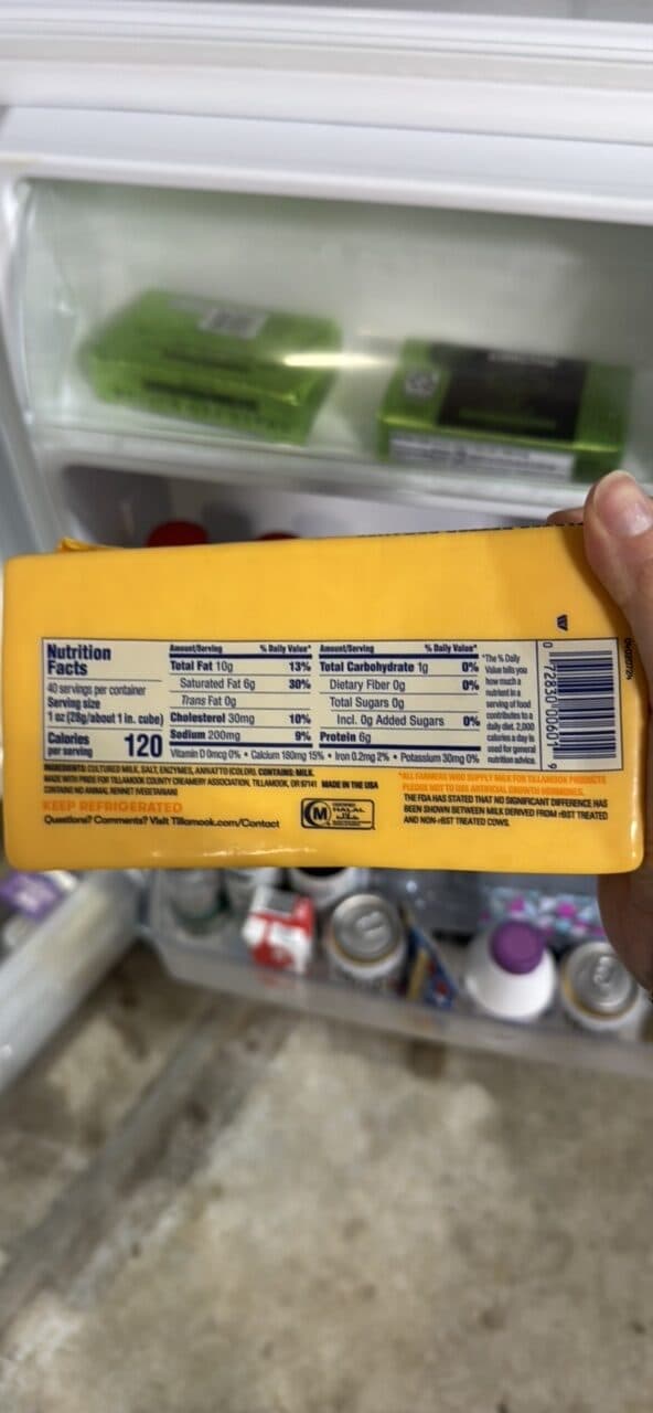Tillamook Medium Cheddar packshot