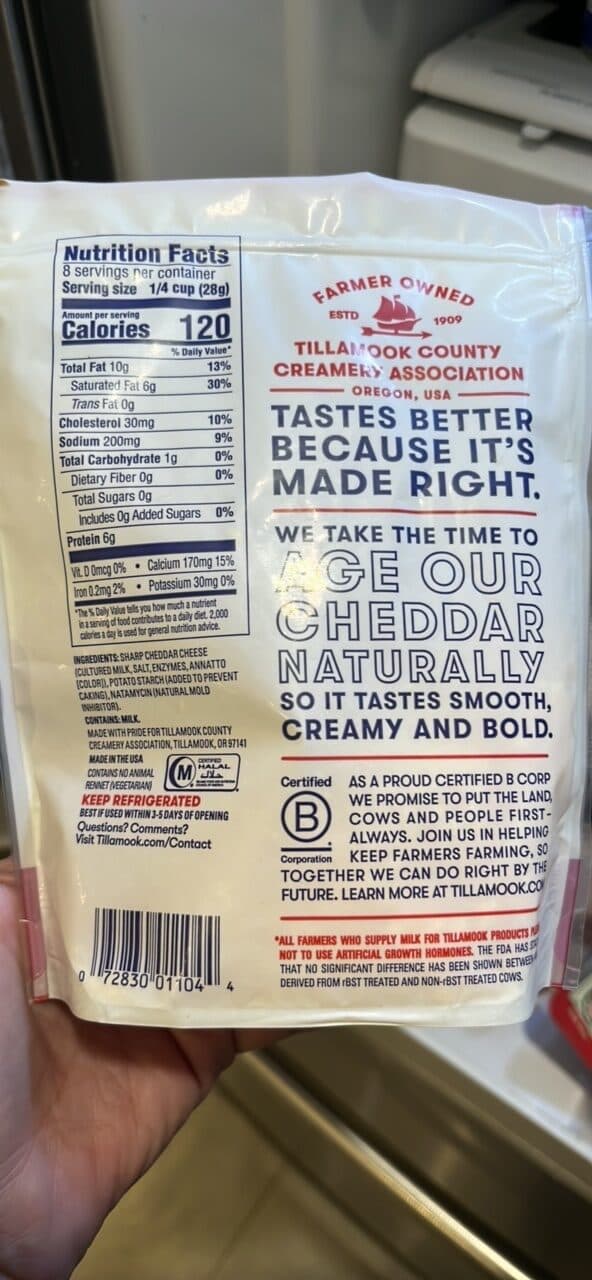 Tillamook Sharp Cheddar Farmstyle Shreds packshot