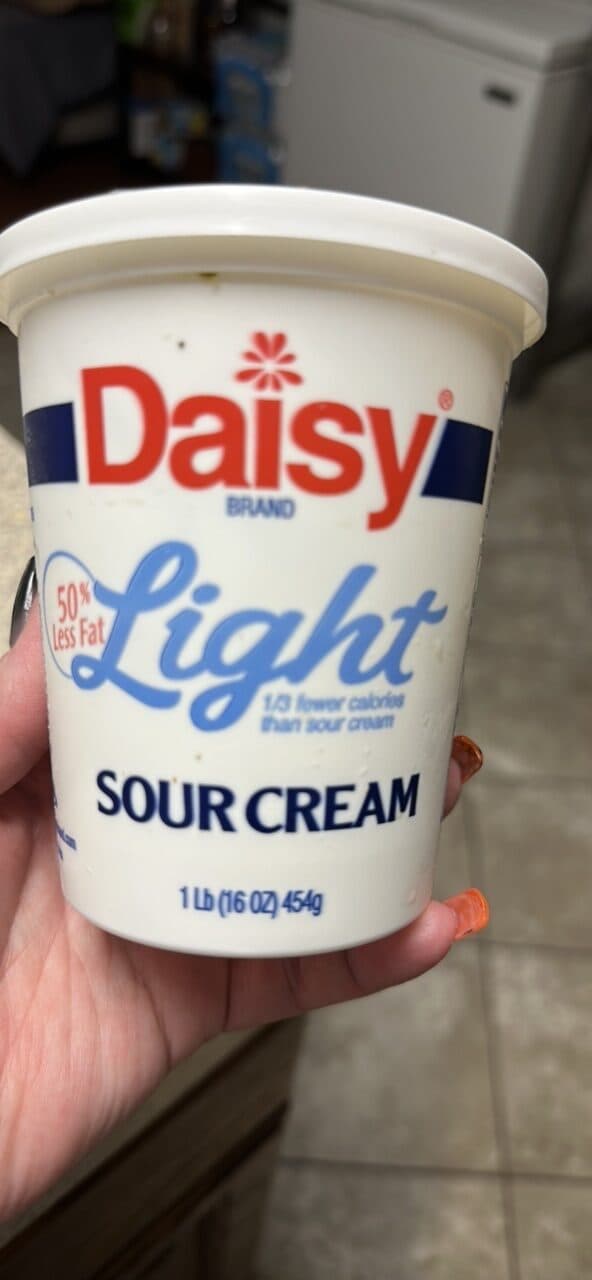 Daisy Light Sour Cream packshot
