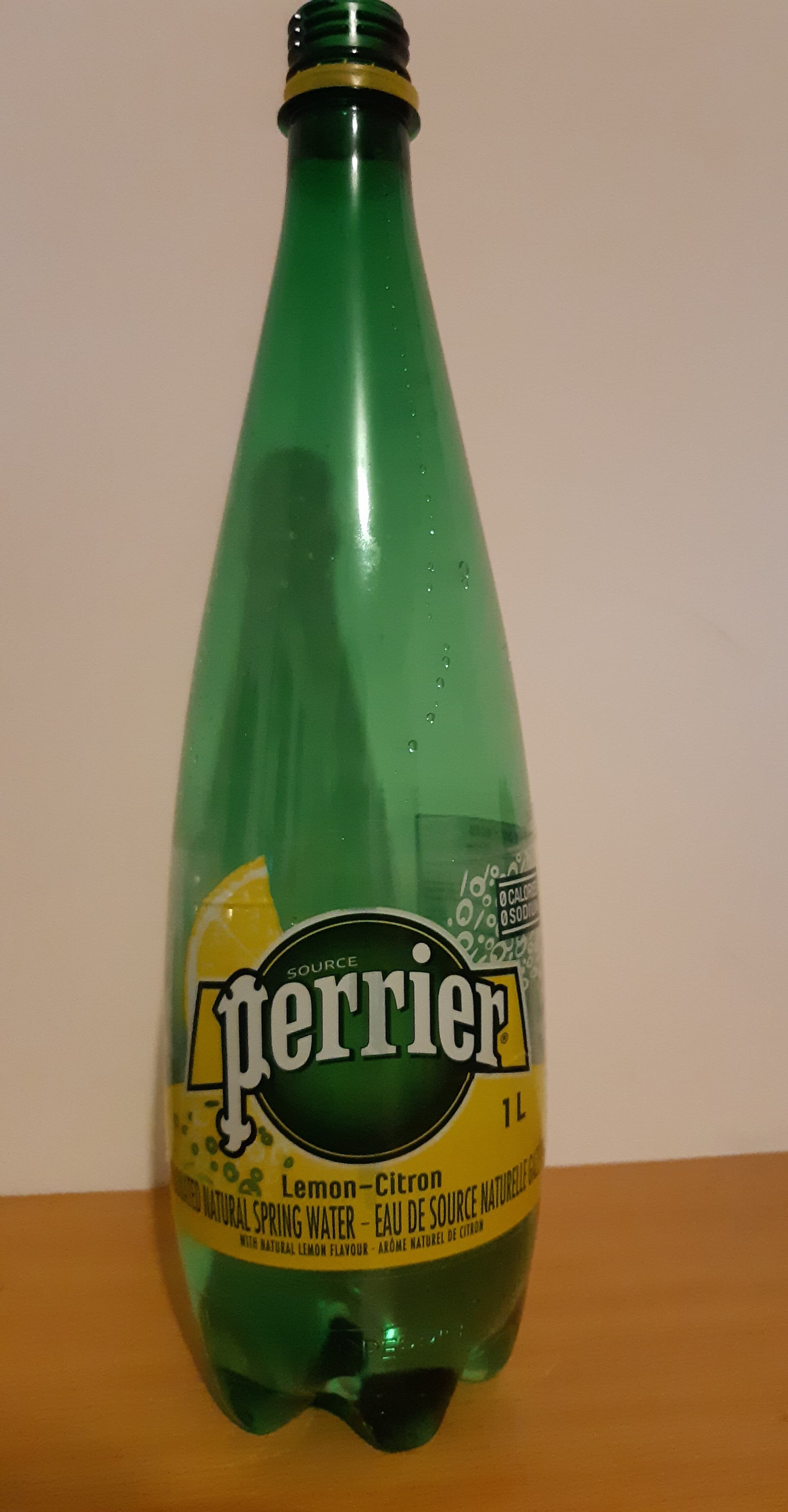 perrier Eau Pétillante Citron packshot