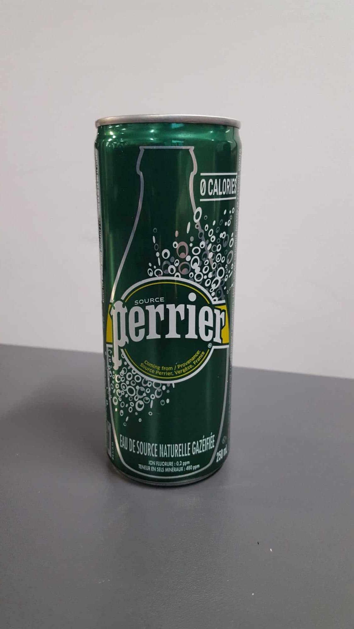 Perrier Perrier Natural Sparkling Water - Regular (30X250ML) packshot