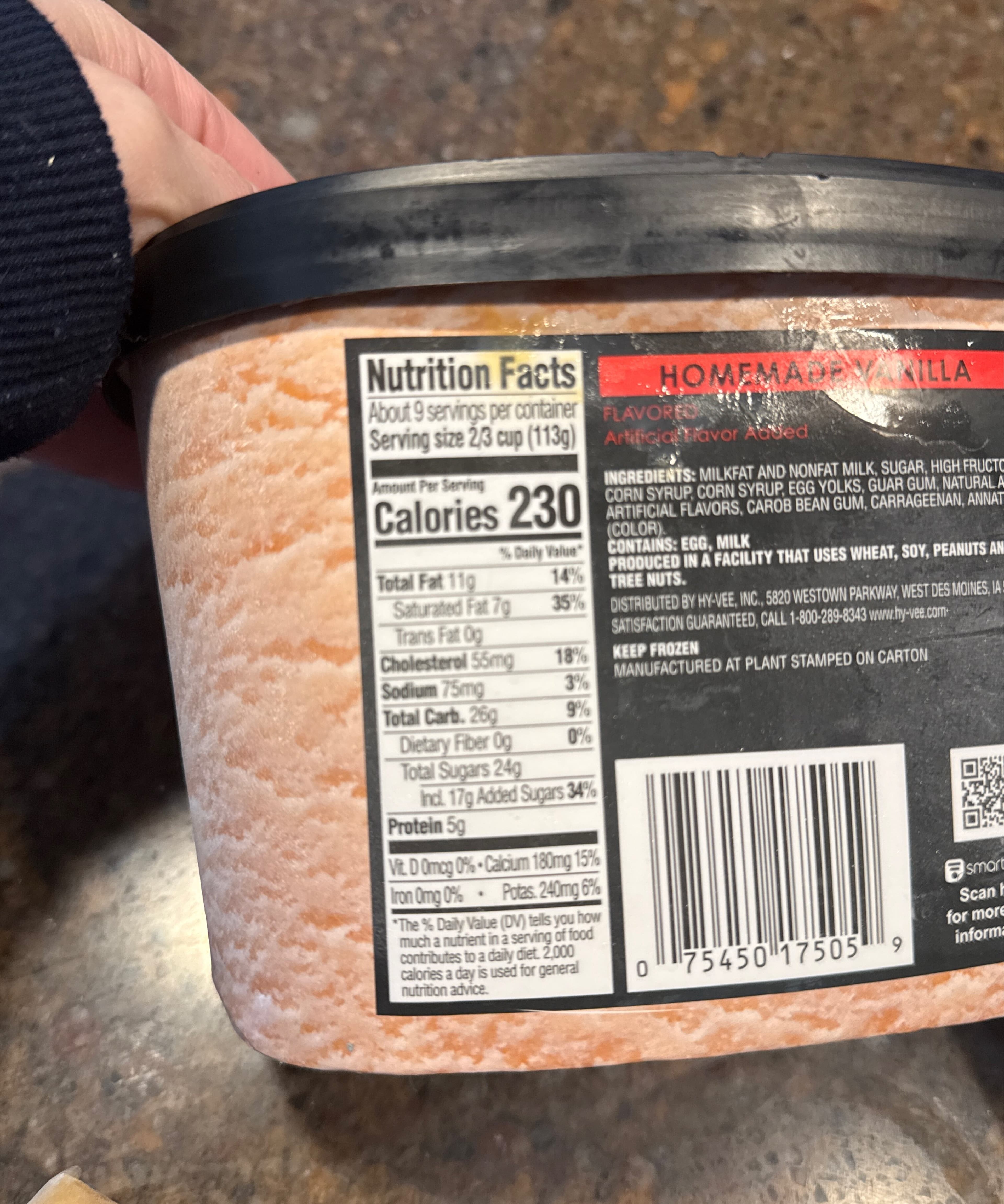 Hy-Vee Inc. Homemade vanilla flavored premium ice cream packshot