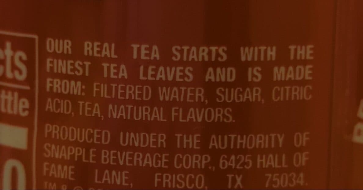 snapple peach tea packshot