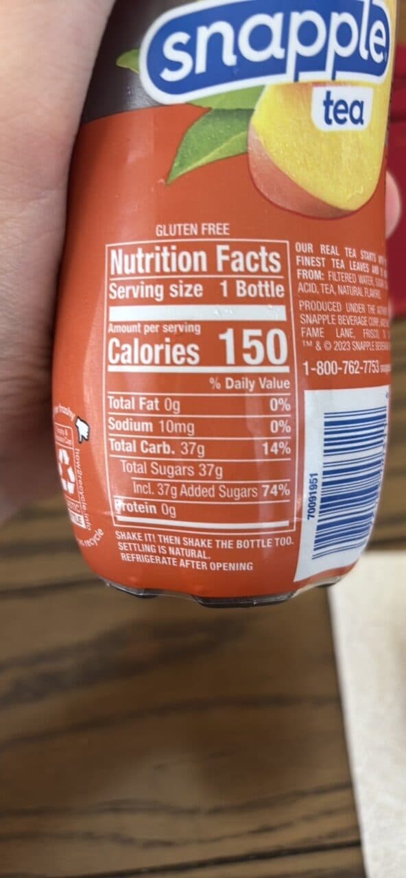snapple peach tea packshot