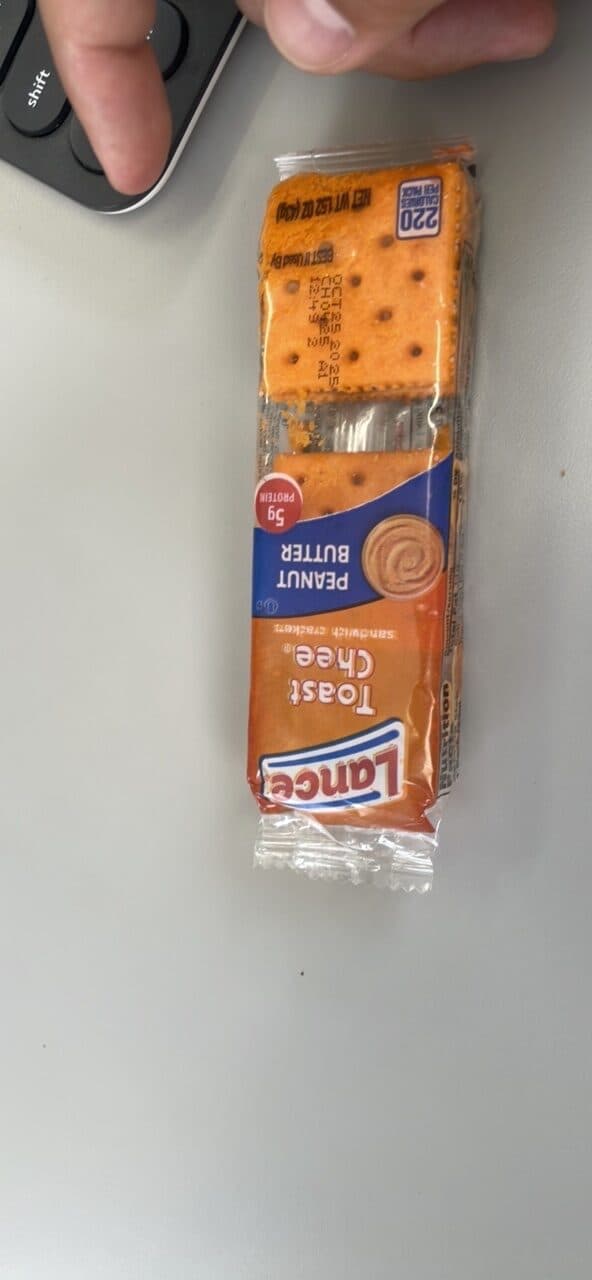 Lance Toast Chee packshot