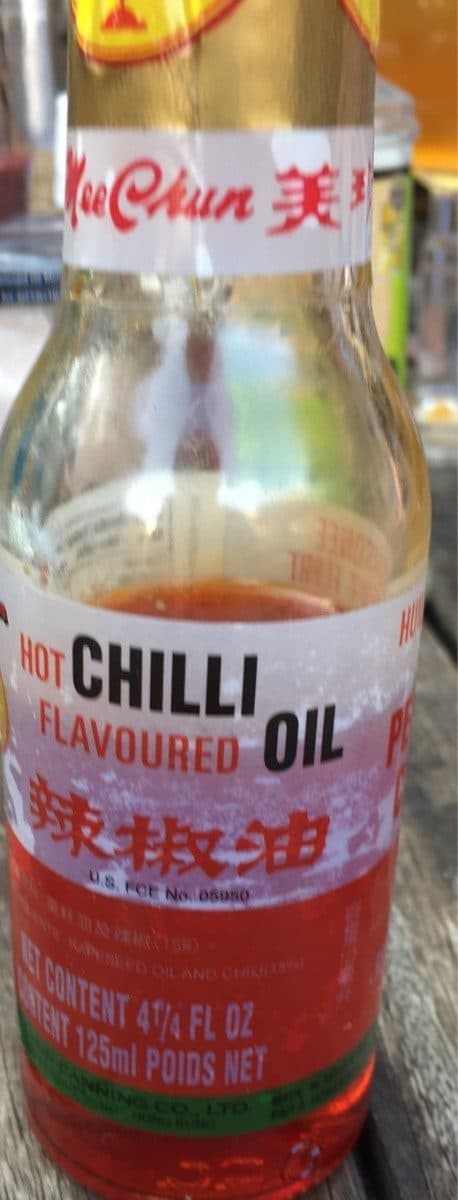 Open Food Facts Hot chilli flavoured oil packshot