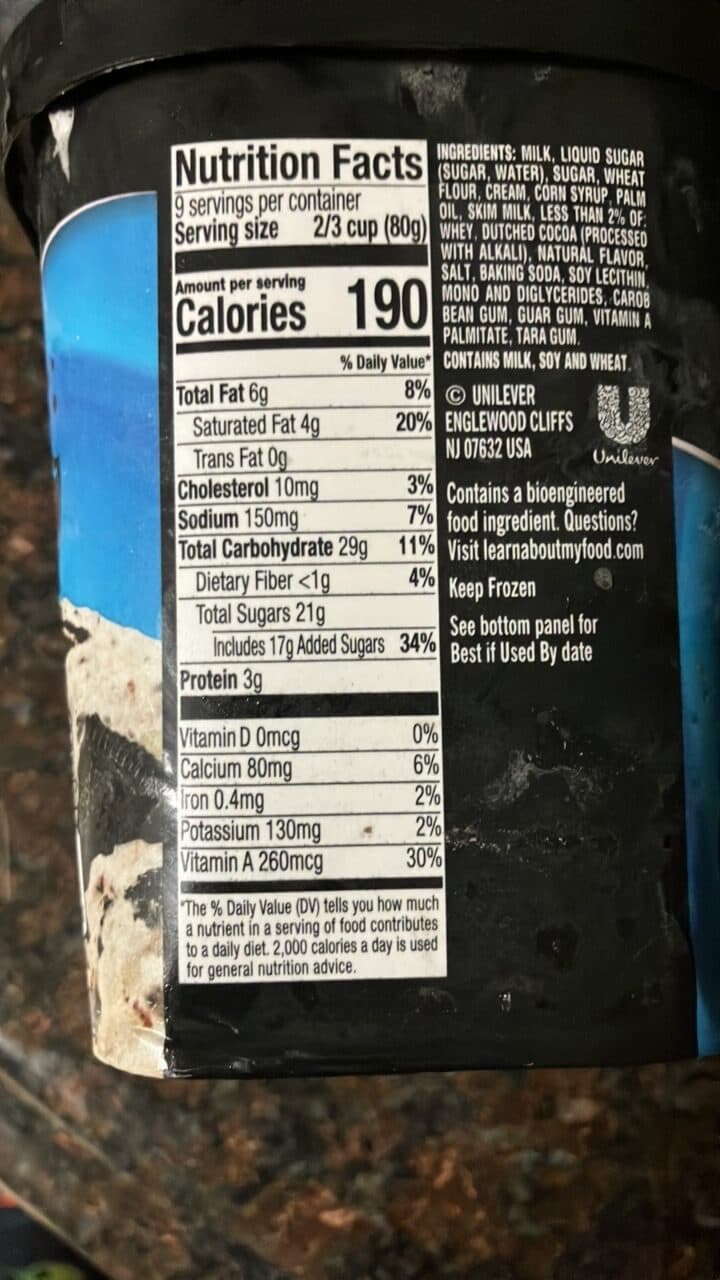 Breyers Cookies & Cream packshot