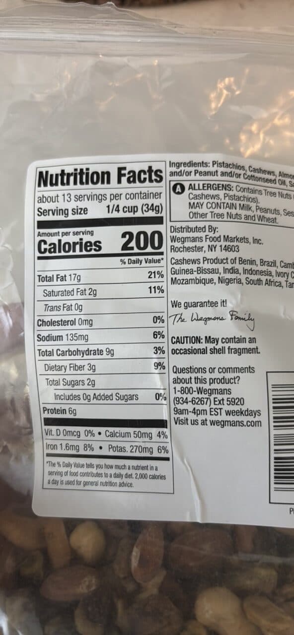 Wegmans PISTACHIO BLEND A Blend of Pistachios, Cashews & Almonds packshot