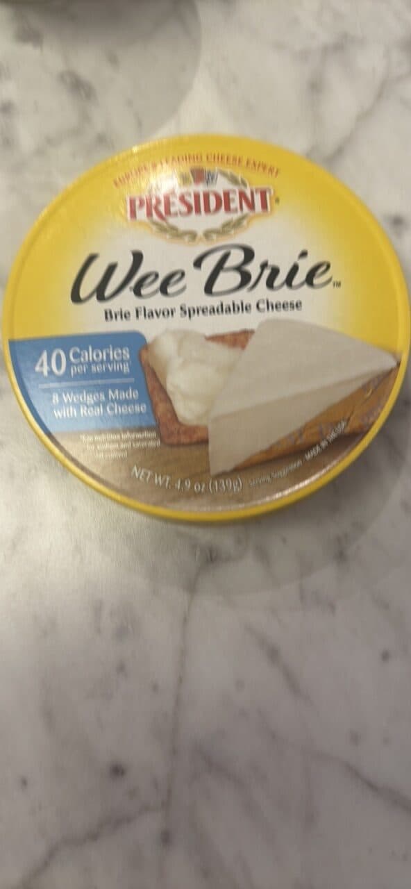 President Wee Brie Brie Flavor Spreadable Cheese packshot