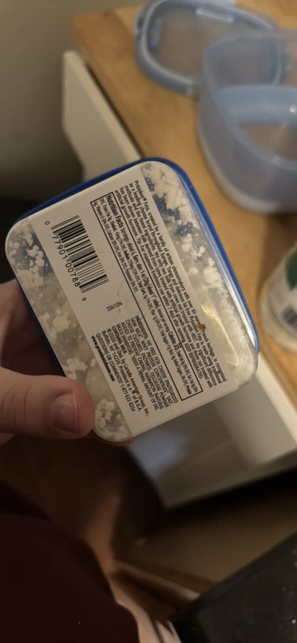 President Feta Crumbles packshot