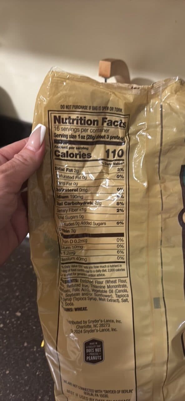 Snyder's of Hanover Olde Tyme Pretzels packshot