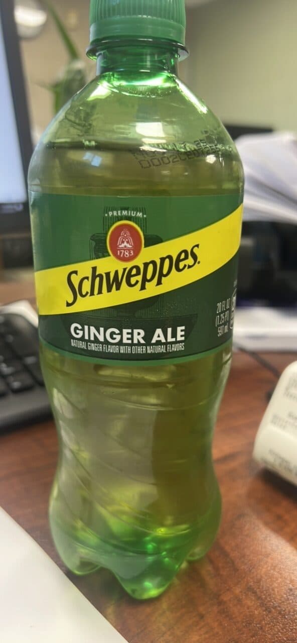 Schweppes GINGER ALE packshot