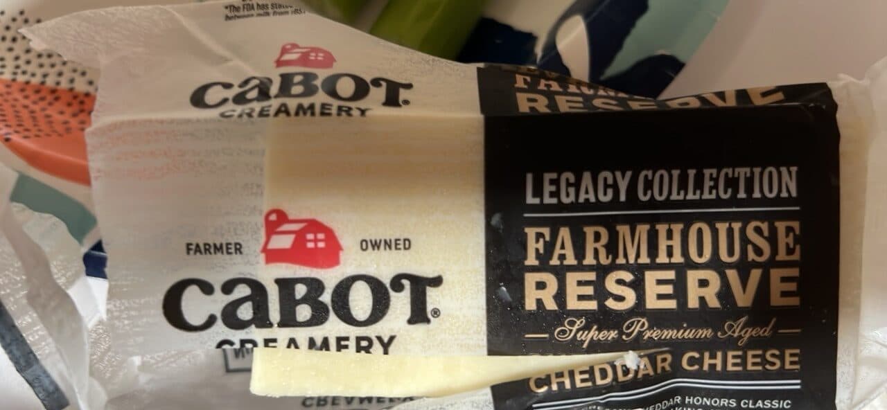 CABOT CREAMERY CHEDDAR CHEESE packshot