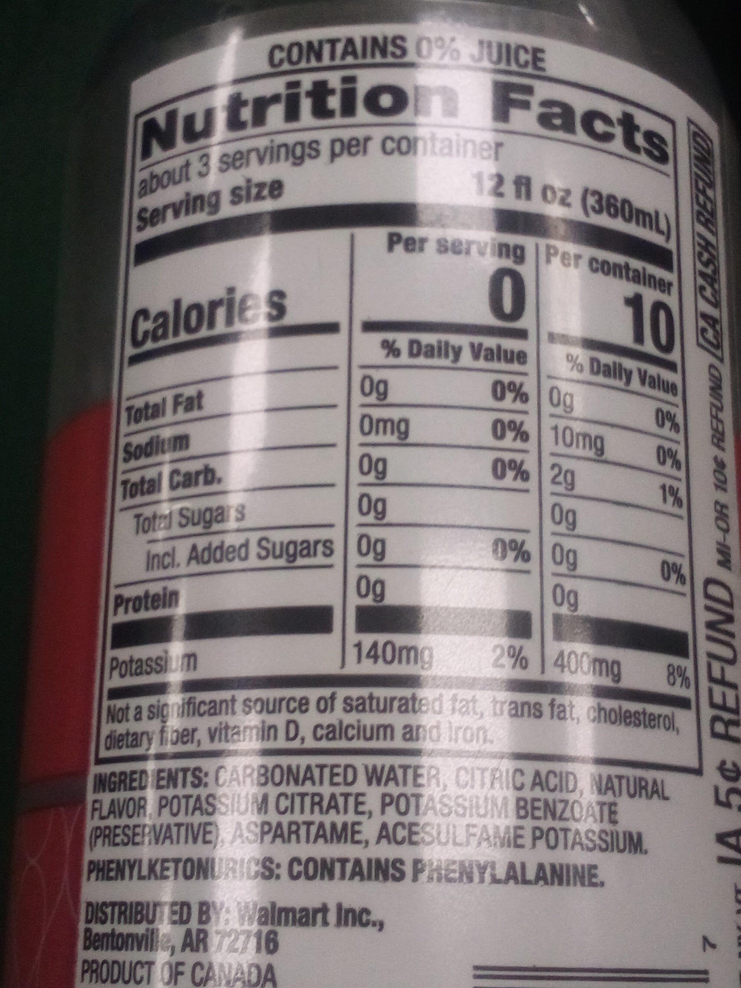 Clear American Fuji apple flavored sparkling water beverage, fuji apple packshot