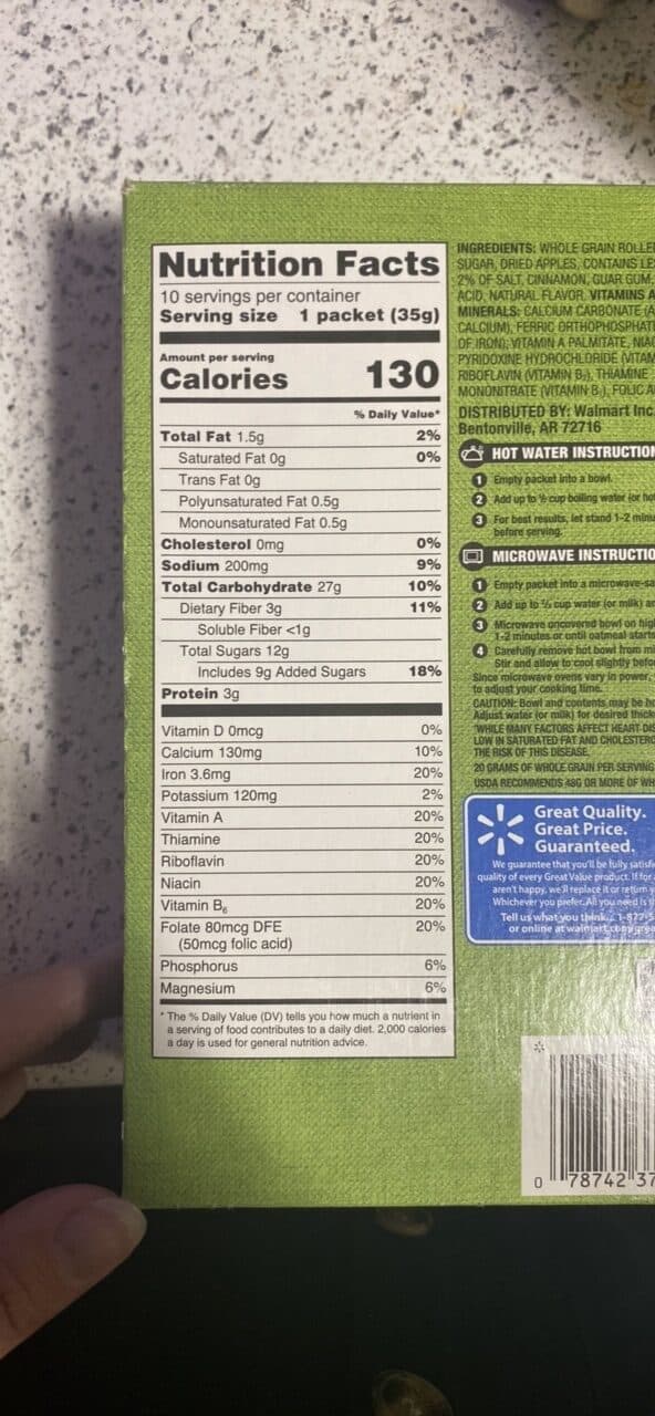 Great Value Apples & Cinnamon Instant Oatmeal packshot