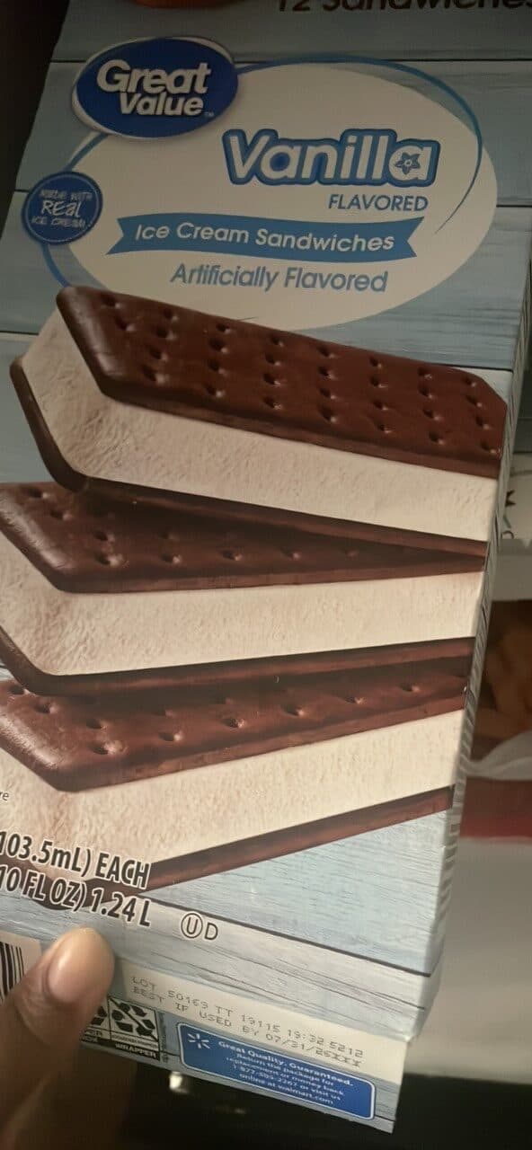 Great Value Vanilla Ice Cream Sandwiches packshot