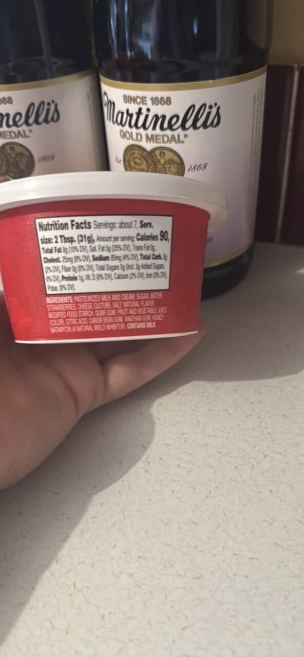 Great Value Strawberry Cream Cheese Spread packshot