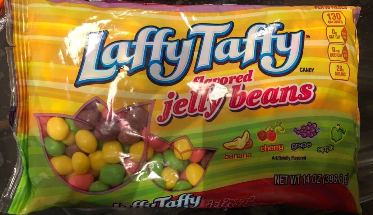 Laffy Taffy Laffy taffy, jelly beans candy, banana,cherry,grape,apple, banana,cherry,grape,apple packshot