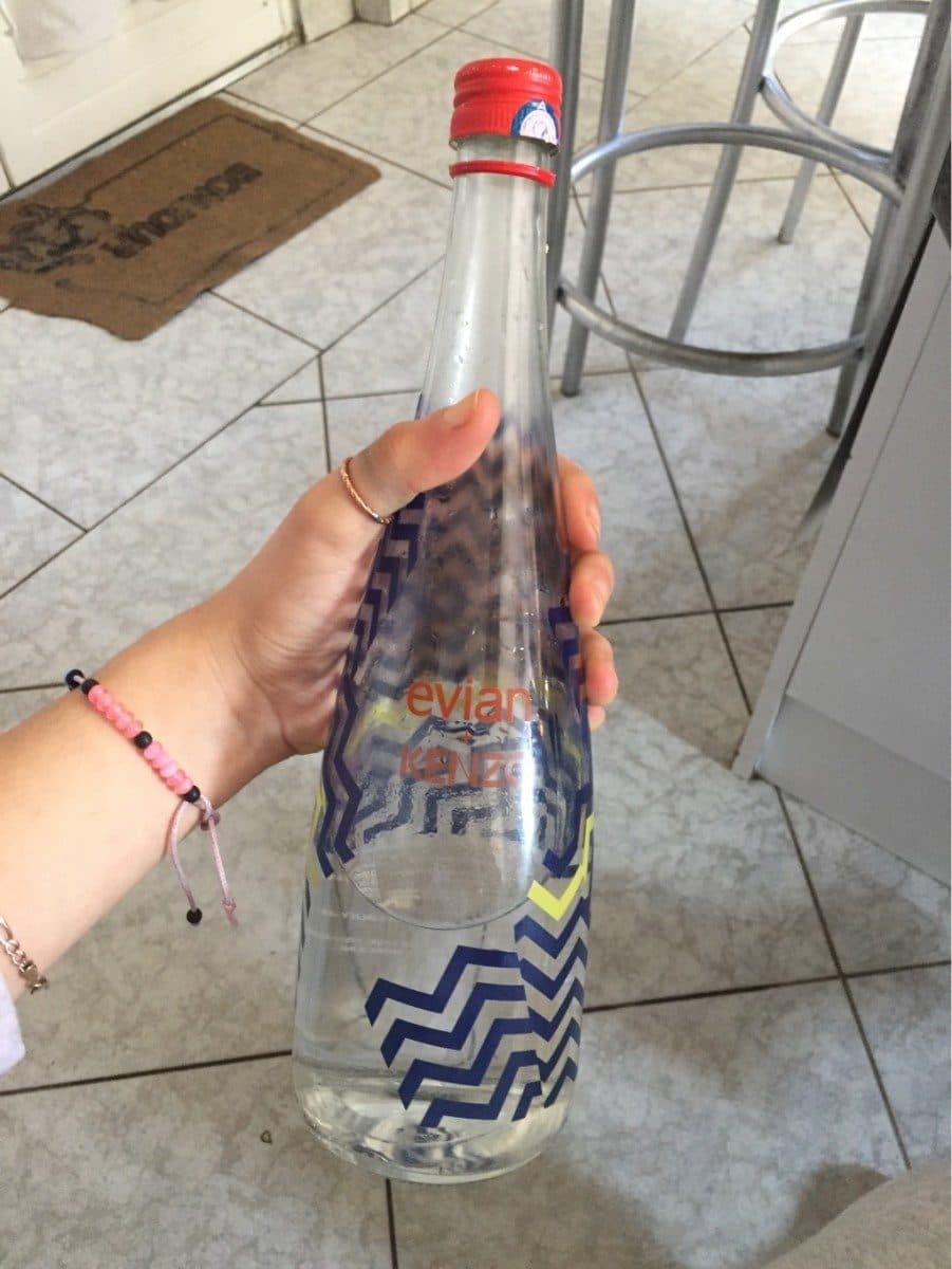 Evian Eau de source naturel packshot