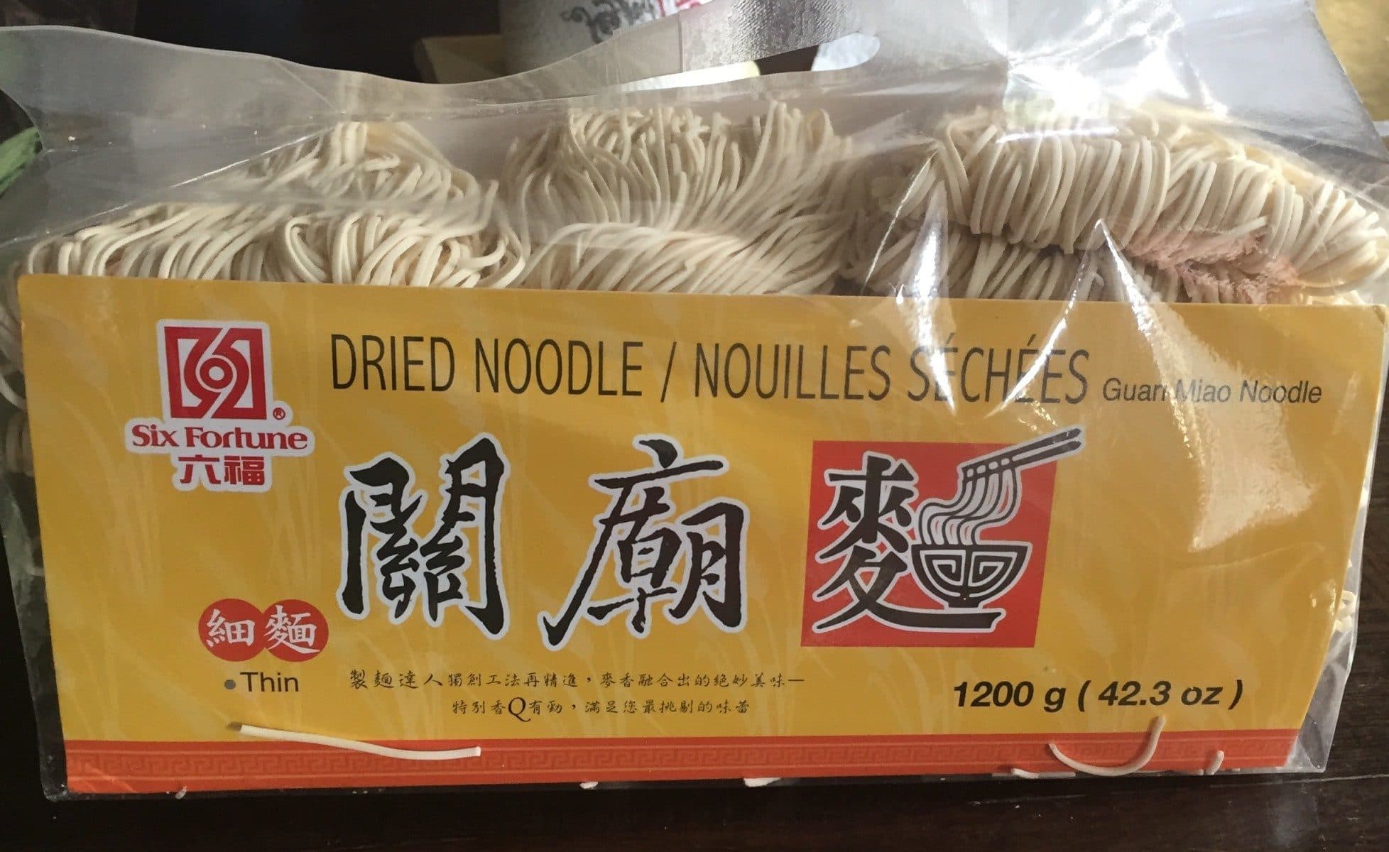 Six Fortune Dried Noodles (Guan Miao Noodle) packshot
