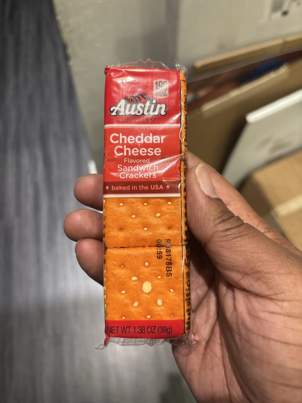 Austin Cheddar Cheese on Cheese Sandwich Crackers packshot