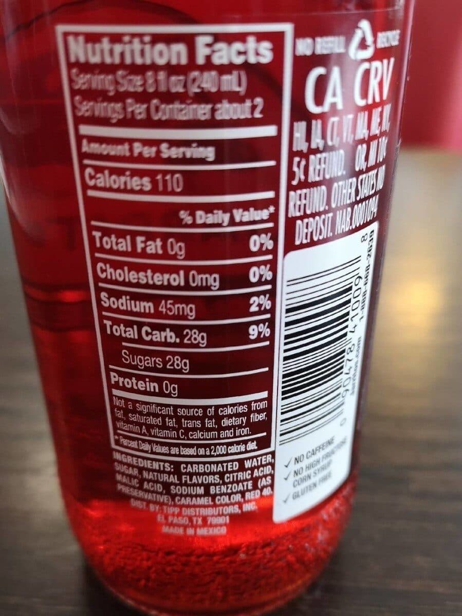 Jarritos Strawberry soft drink packshot
