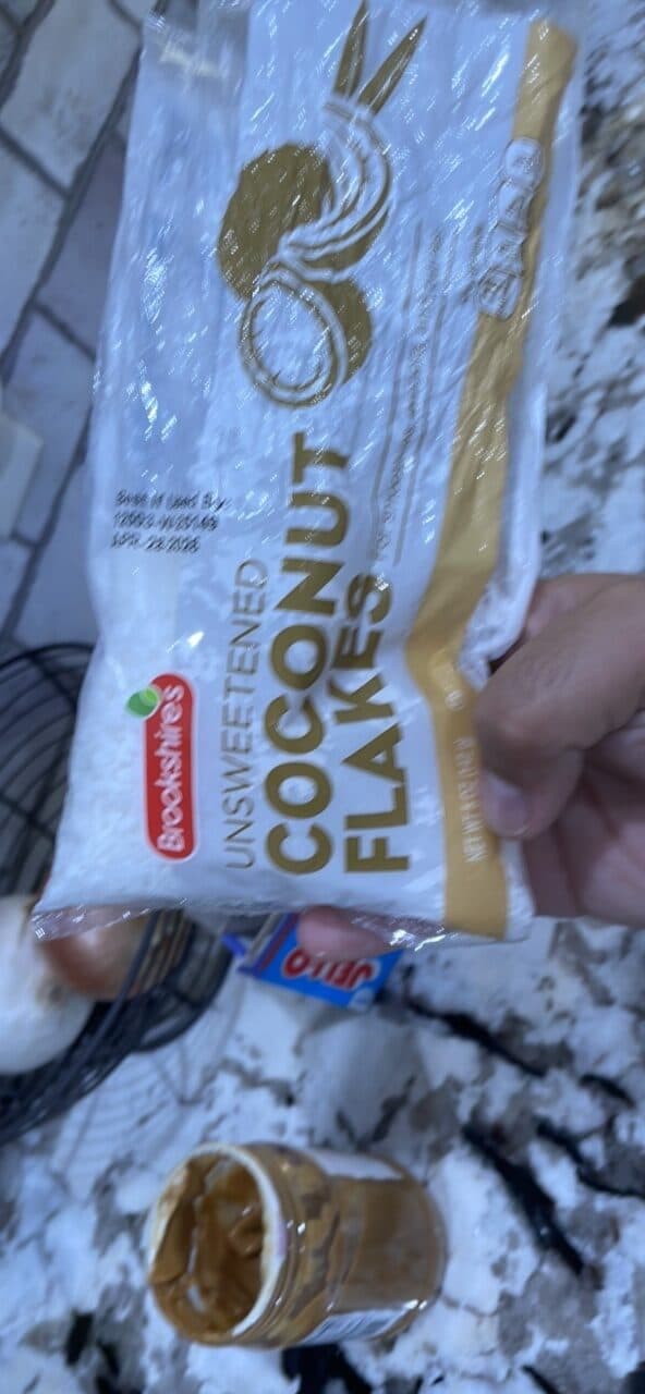Brookshire's Unsweetened Coconut Flakes packshot