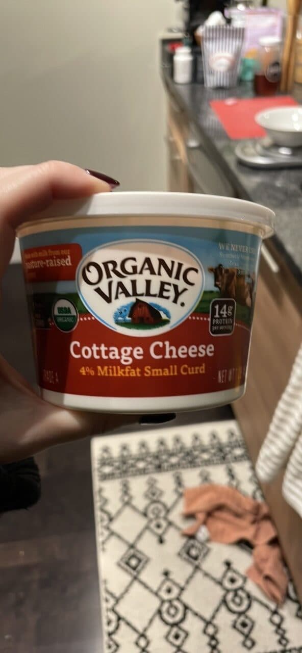 Organic Valley Cottage Cheese 4% Milkfat Small Curd packshot