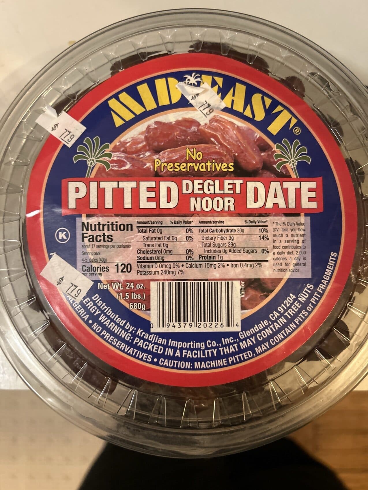 Mid East Pitted Dates packshot