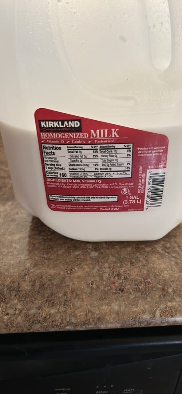 Kirkland Signature Milk packshot