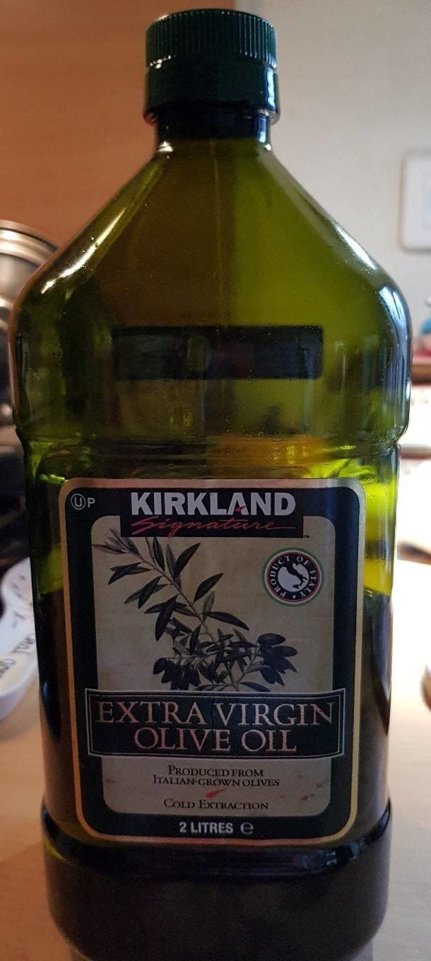Kirkland Extra virgin olive oil packshot
