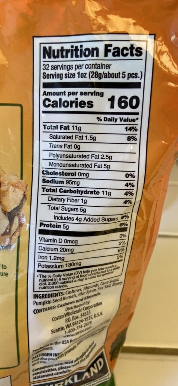 Kirkland Signature Cashew Clusters with Almonds and Pumpkin Seeds packshot