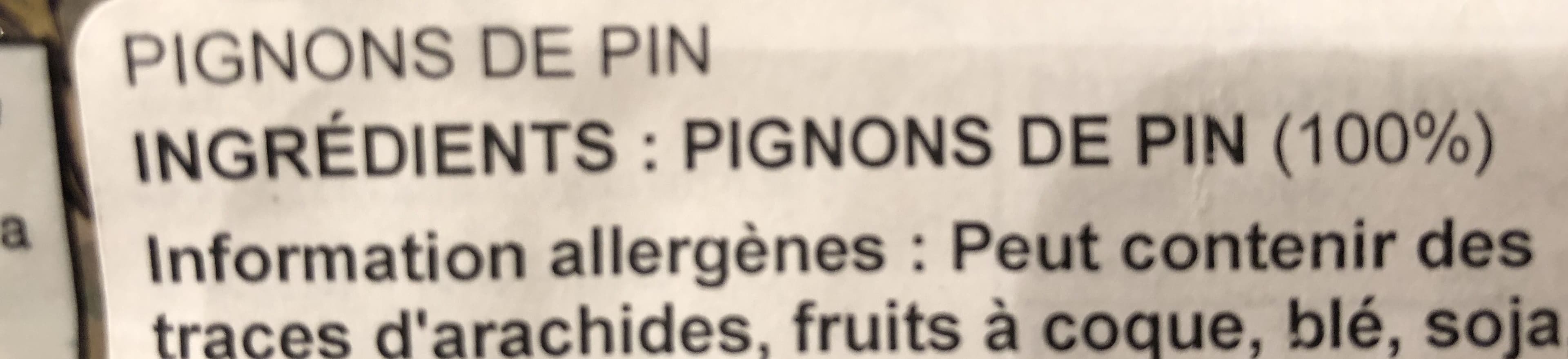 Kirkland Pignons de pin packshot