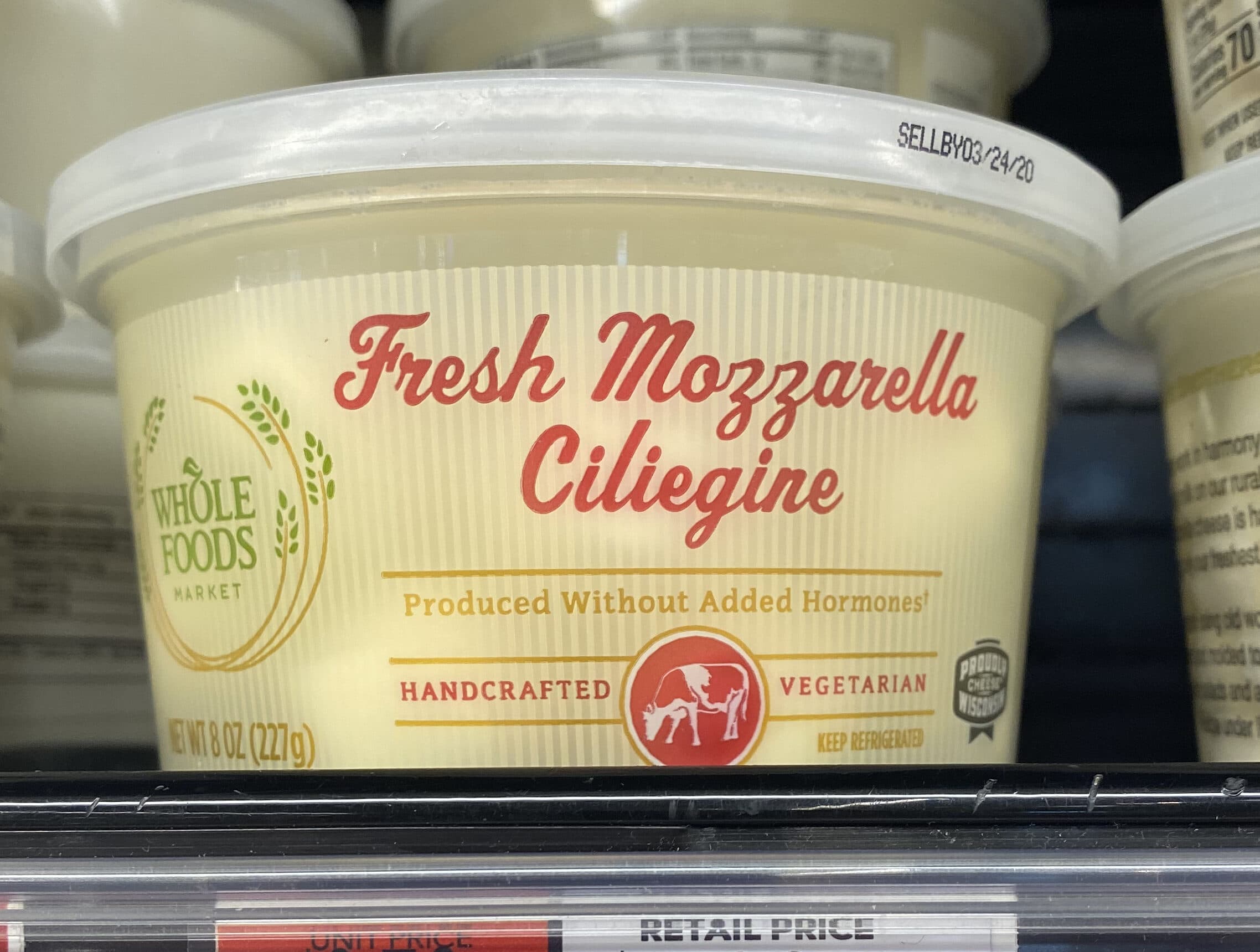 Whole Foods Market Fresh Mozzarella Ciliegine Farmstead Cheese packshot