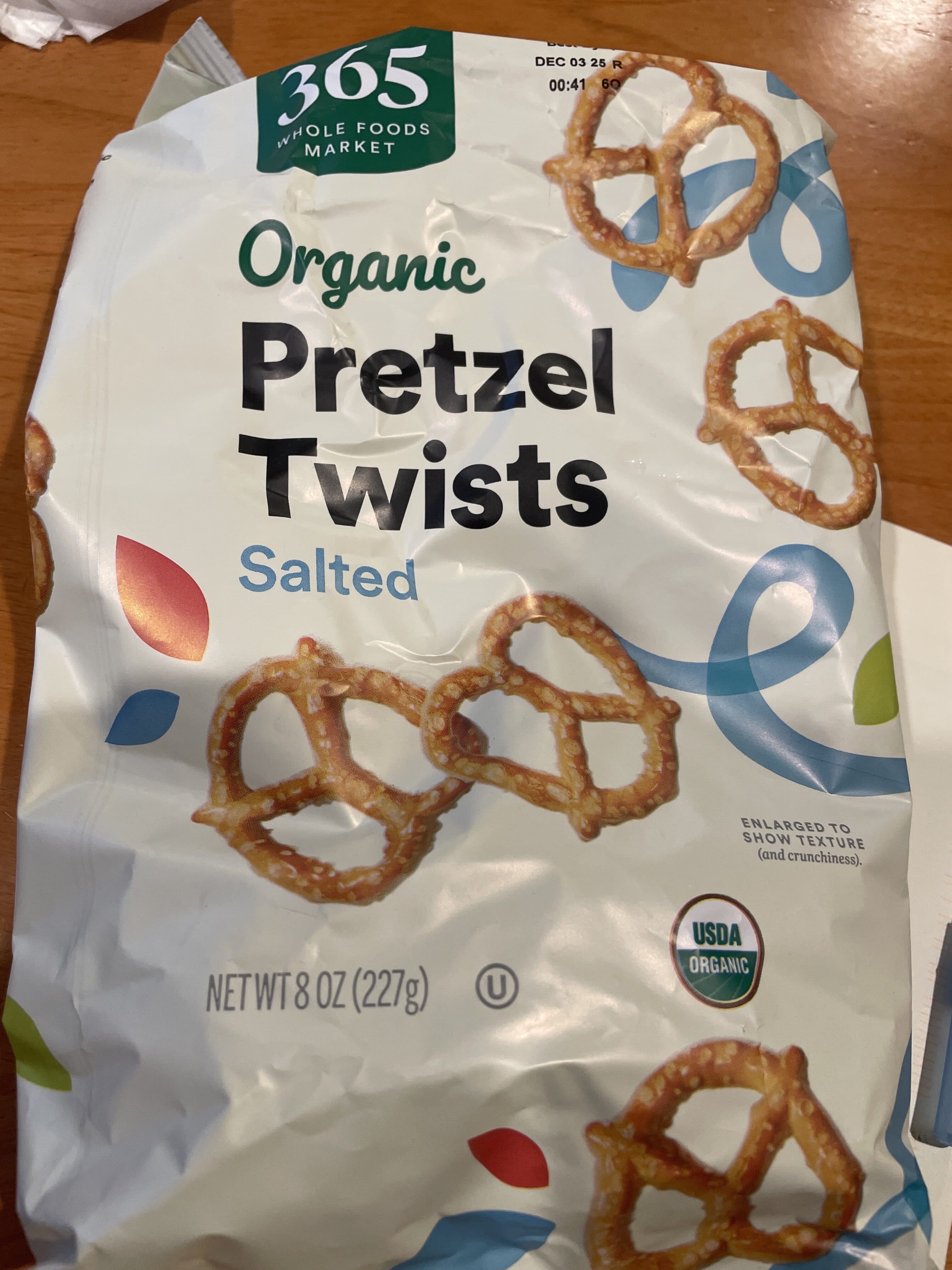 365 Whole Foods Market Pretzel Twists packshot