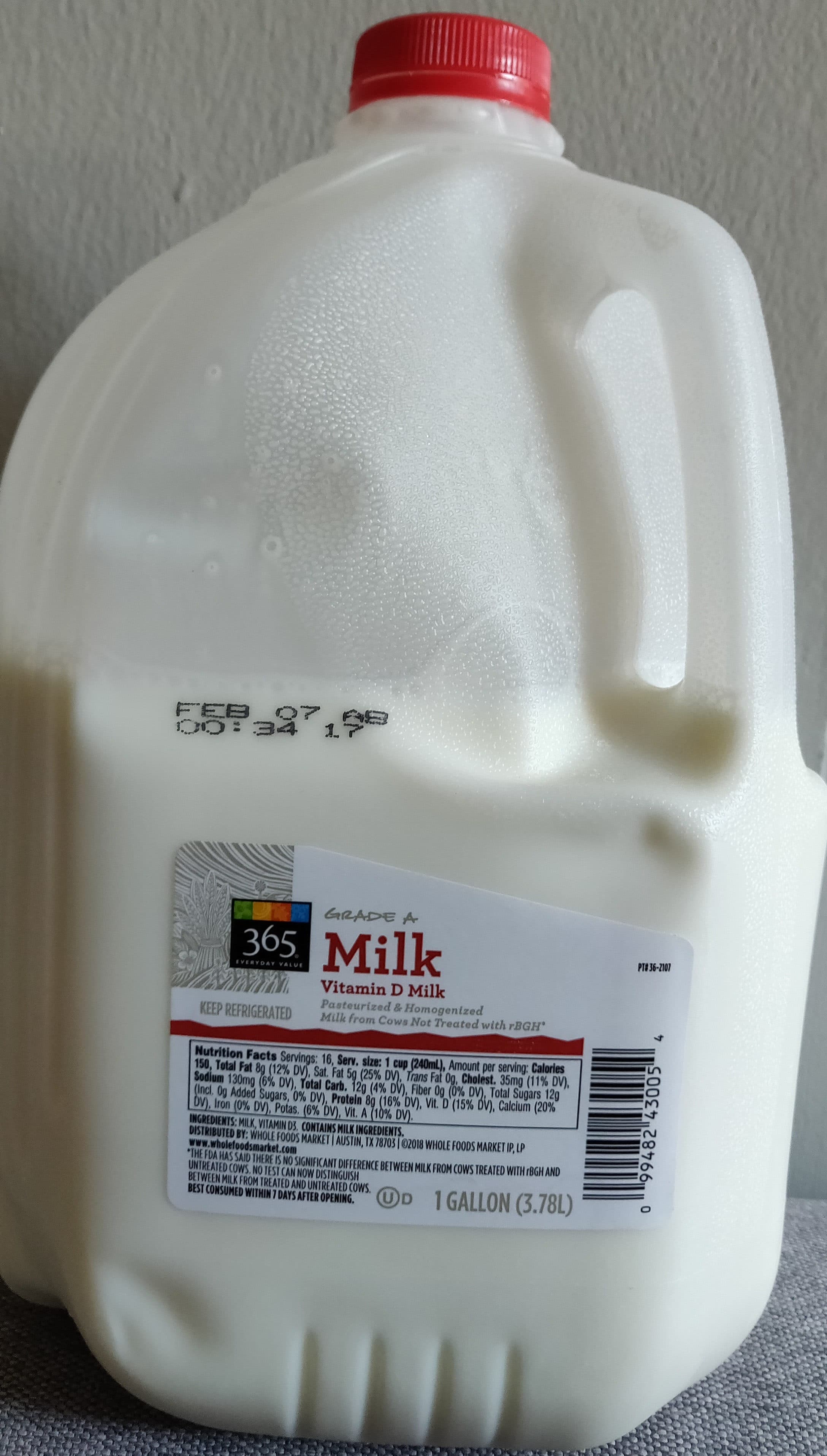 365 Everyday Value Grade A Vitamin D Milk packshot